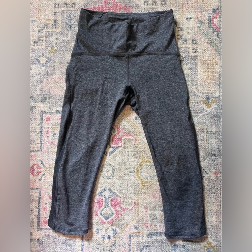 EUC Lululemon Gray Align High Rise Cropped Legging Sz. 4